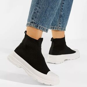 Breathable Soft Knit Boot Trendy Casual Sneakers, size 8.5 🌴